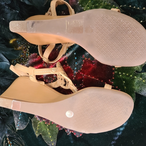 EUC Tory Burch Sandals - Picture 6 of 6